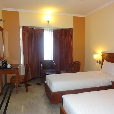 Hotel Grand Palace Chennai Exterior foto