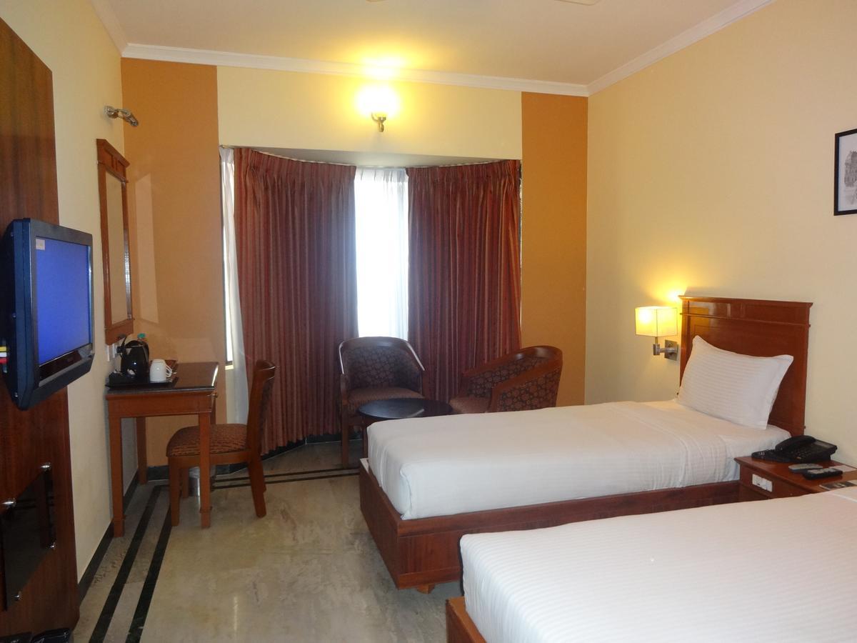 Hotel Grand Palace Chennai Exterior foto