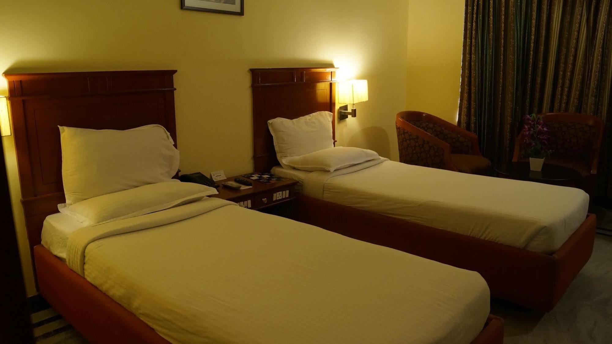 Hotel Grand Palace Chennai Exterior foto